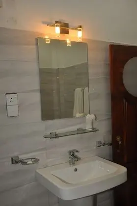 Standard Tek Büyük Yataklı Oda, Sigara İçilmez, Bahçe Manzaralı