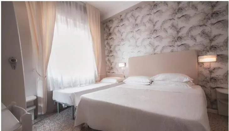 Üç Kişilik Oda, Balkon