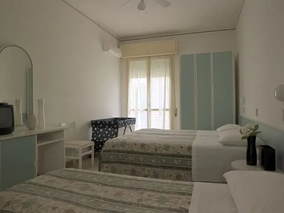Üç Kişilik Oda, Balkon