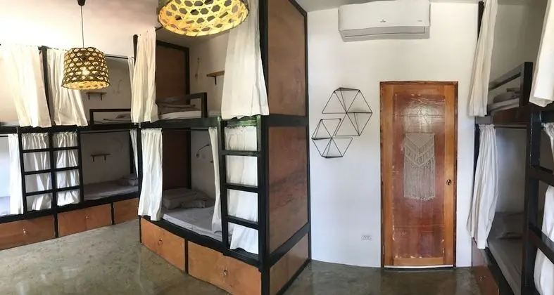 Ortak Ranzalı Oda, Karma Ranzalı Oda, Sigara İçilmez, Bahçe Manzaralı