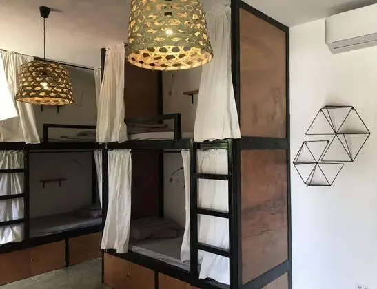 Ortak Ranzalı Oda, Karma Ranzalı Oda, Sigara İçilmez, Bahçe Manzaralı