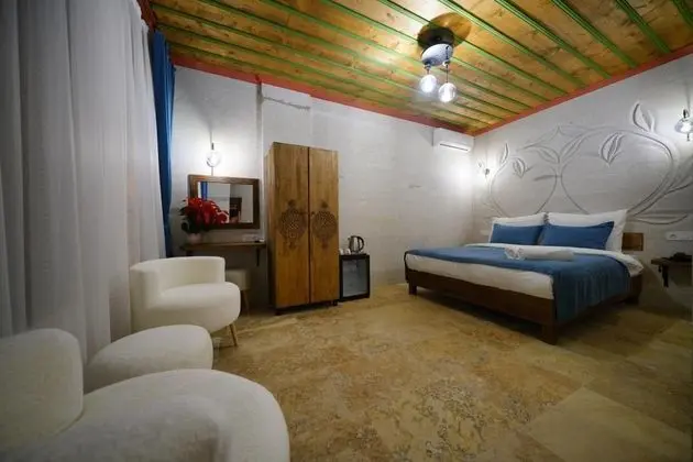 King Suite, Bahçe veya Sokak Manzaralı, Jakuzili ve Balkonlu