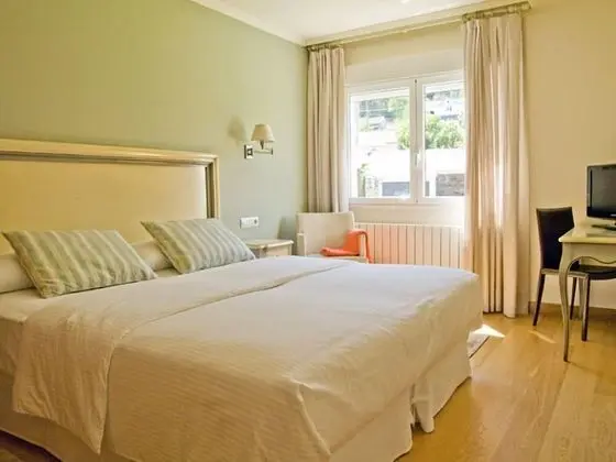 Tek Büyük veya İki Ayrı Yataklı Oda