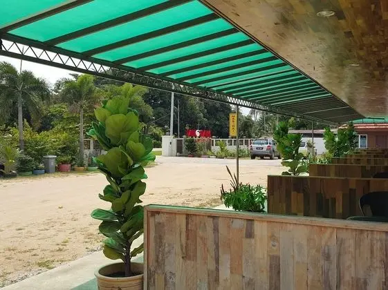 Deluxe Tek Büyük Yataklı Oda, Bahçe Manzaralı