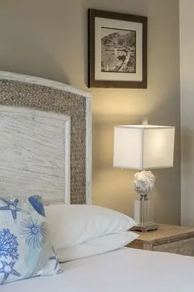 Superior Tek Büyük Yataklı Oda, Banyolu/Duşlu, Deniz Manzaralı (An Ocean View Queen)