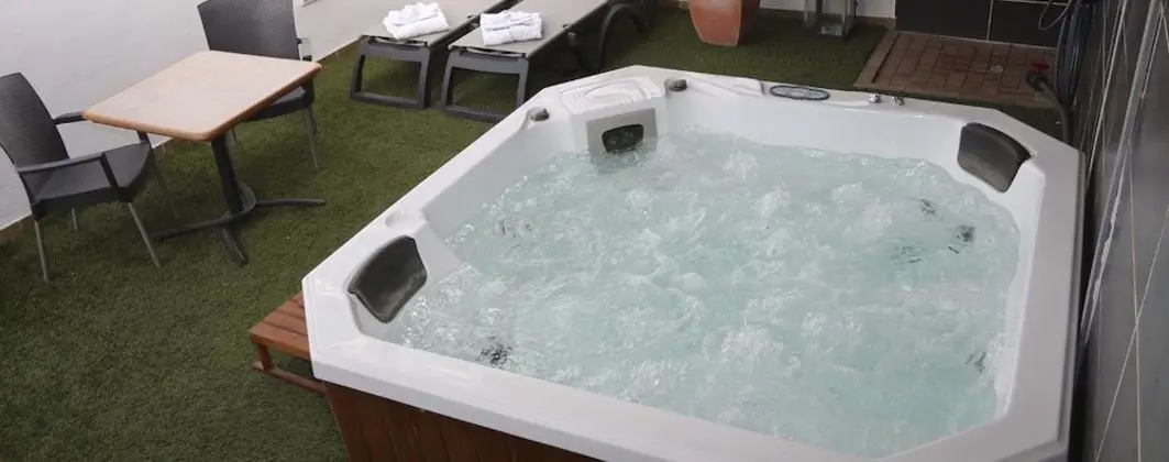 Habitación doble especial con bañera de hidromasaje y jacuzzi