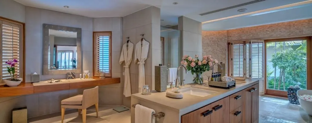 Luxury Tek Büyük Yataklı Oda, 1 En Büyük (King) Boy Yatak, Okyanus Manzaralı
