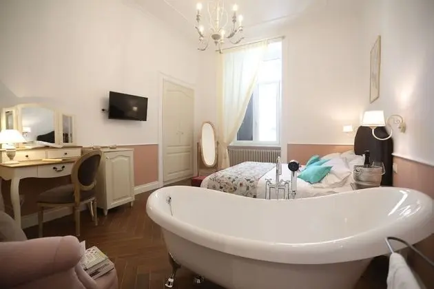 Superior Süit, Küvet