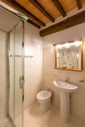 Comfort Tek Büyük Yataklı Oda, Banyolu/Duşlu, Bahçe Manzaralı