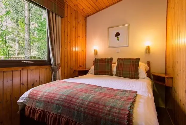 Classic Two Bedroom Woodland Cabin