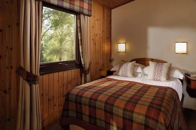 Classic Two Bedroom Woodland Cabin
