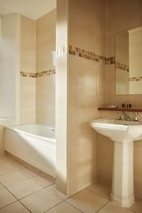 Deluxe Oda, 1 En Büyük (King) Boy Yatak, Deniz Manzaralı (Marine Deluxe Sea View King or Twin)