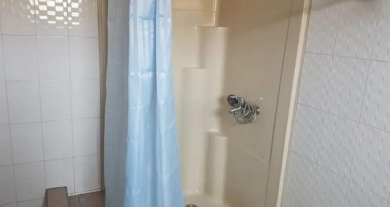 Büyük Yataklı Tek Kişilik Oda