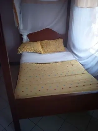 Standard Büyük Yataklı Tek Kişilik Oda