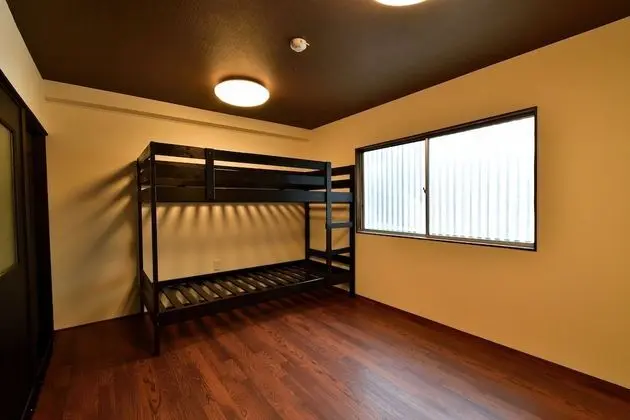 Ev (Private Vacation)