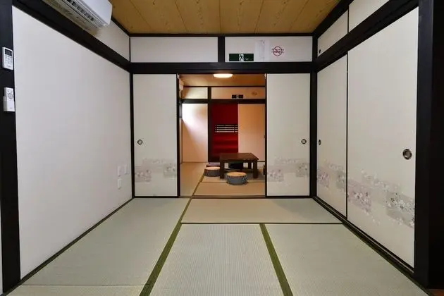 Ev (Private Vacation, 2F)