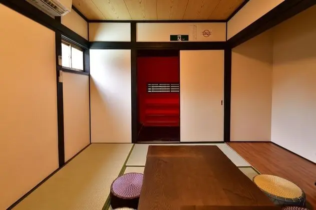 Ev (Private Vacation, 2F)