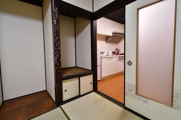 Ev (Private Vacation, 2F)