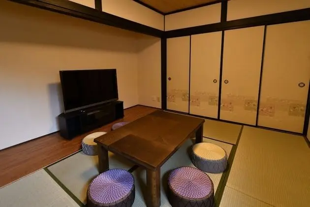 Ev (Private Vacation, 2F)