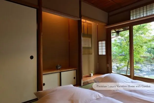 Ev (3 Bedrooms, 5 Futons)
