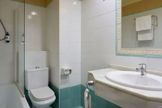 Tek Büyük veya İki Ayrı Yataklı Oda, Teras