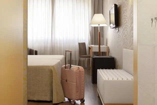 İki Ayrı Yataklı Oda (with extra bed for adults)