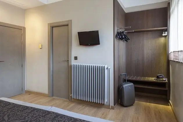 Tek Büyük Yataklı Oda (with extra bed 2 Adults + 1 Child)