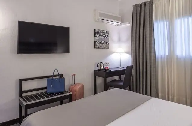 Comfort Tek Büyük Yataklı Oda