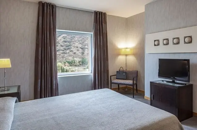 Junior Süit (2 Adults + 2 Children)