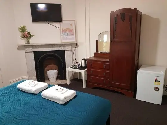 Basic Oda, Sigara İçilmez, Ortak Banyo (Queen Room)