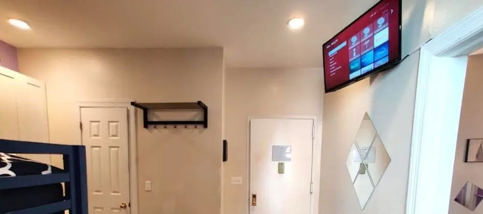 Big One Bedroom #6