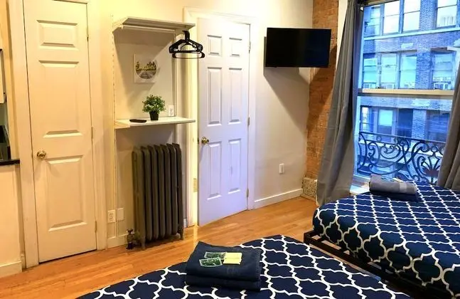 Exterior Corner Studio #89
