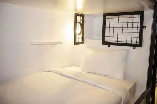 Single Bunk Bed in Mixed Dormitory