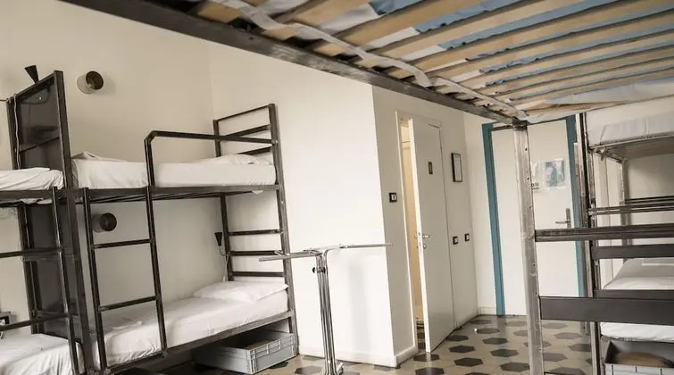 Ortak Ranzalı Oda, Karma Ranzalı Oda, Ortak Banyo (6 pax)