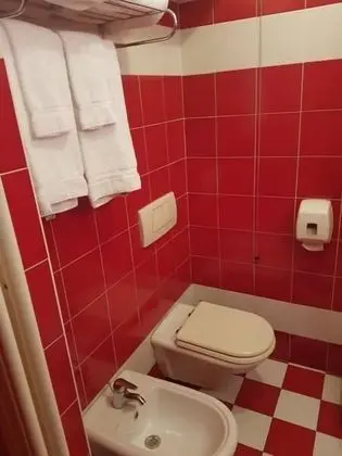 İki Ayrı Yataklı Oda, 2 Tek Kişilik Yatak, Engellilere Uygun, Sigara İçilebilir
