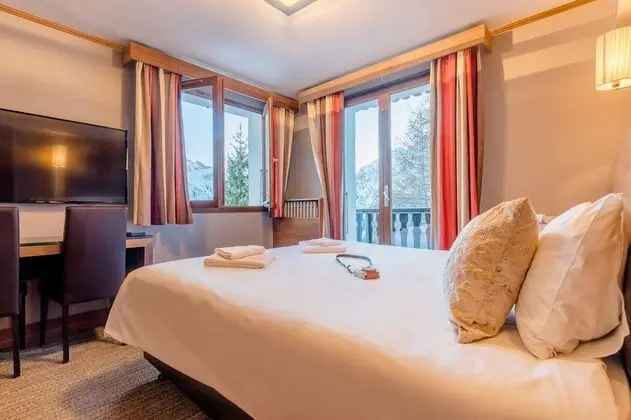 Suite familiale en duplex (2 adultes et 2 enfants)