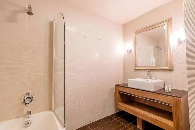 Suite familiale en duplex (2 adultes et 2 enfants)