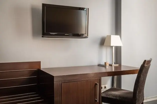 Büyük Yataklı Tek Kişilik Oda