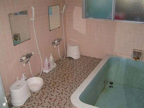 İki Ayrı Yataklı Oda (One Extra Bed, Separate Bath)