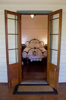 Deluxe Tek Büyük veya İki Ayrı Yataklı Oda, Sigara İçilmez, Balkon (Queen w/ensuite (1))