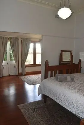 Deluxe Tek Büyük veya İki Ayrı Yataklı Oda, Sigara İçilmez, Balkon (Queen w/ensuite (1))