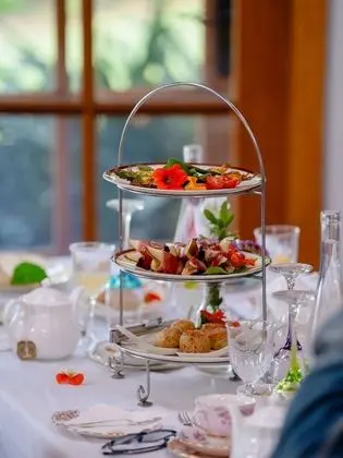 Deluxe Tek Büyük veya İki Ayrı Yataklı Oda, Sigara İçilmez, Balkon (Queen w/ensuite (1))