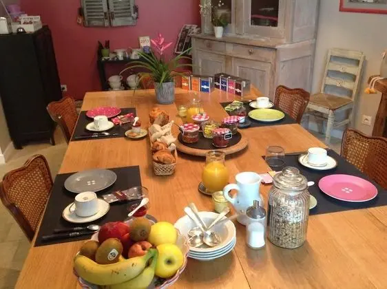 Comfort Üç Kişilik Oda, Özel Banyo, Bahçe Manzaralı (MADELEINE)