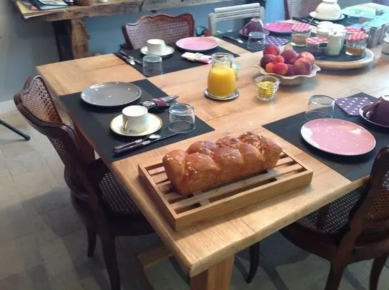 Comfort Üç Kişilik Oda, Özel Banyo, Bahçe Manzaralı (MADELEINE)