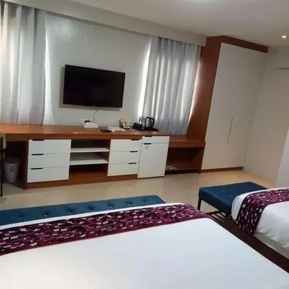 Premium Tek Büyük Yataklı Oda