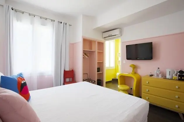 Standard Tek Büyük Yataklı Oda