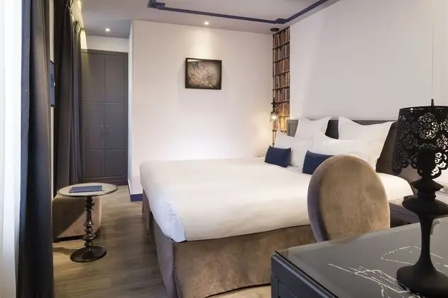 Delüks (Deluxe Double or Twin Room)