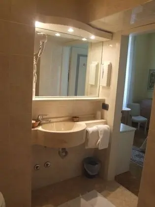 Economy Tek Büyük Yataklı Oda