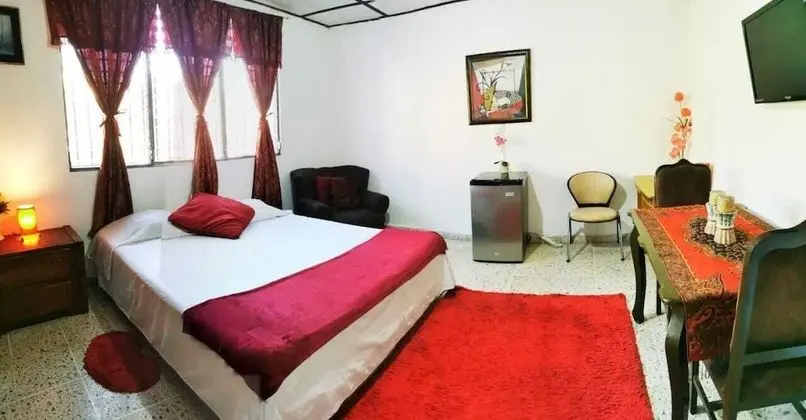 Premium Oda, 1 Büyük (Queen) Boy Yatak