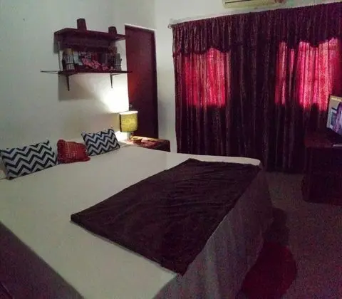 Premium Oda, 1 Büyük (Queen) Boy Yatak